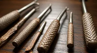 Bobbin Lace Tools: Evolution and Identification